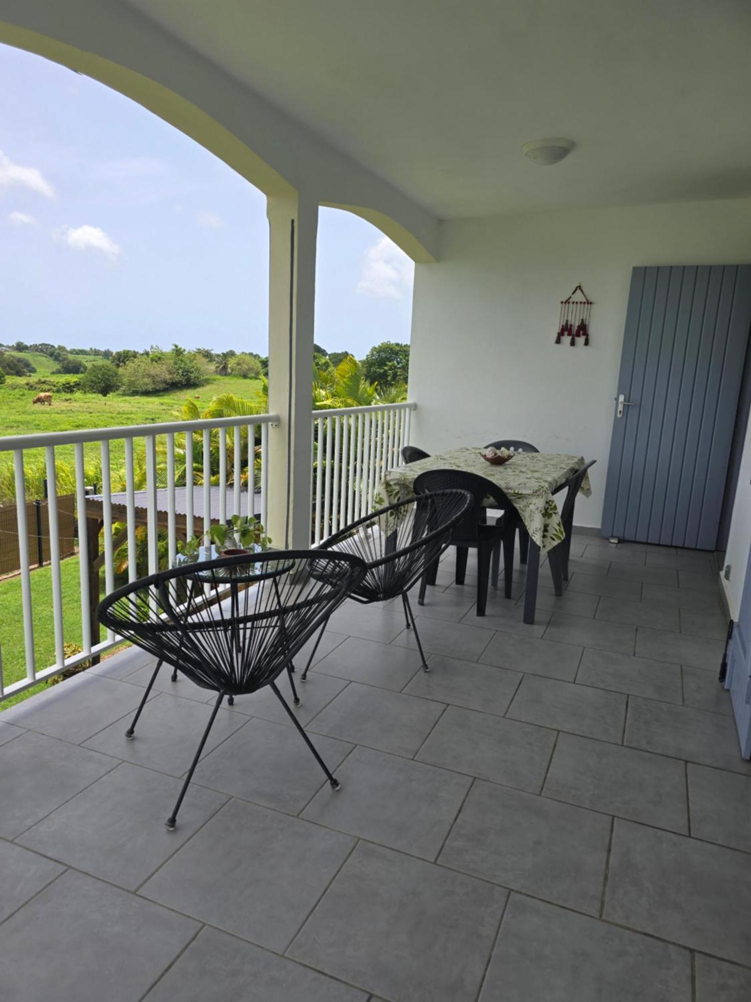Maison Laurencia - Appartement De L'Etage Sainte-Anne  Εξωτερικό φωτογραφία
