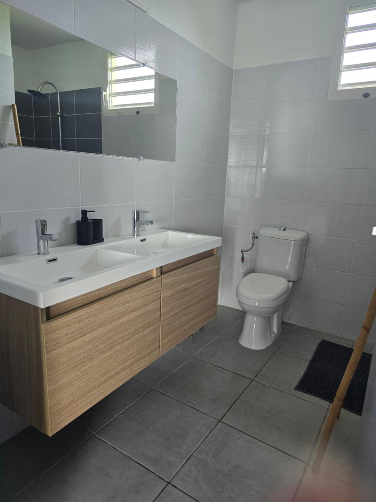 Maison Laurencia - Appartement De L'Etage Sainte-Anne  Εξωτερικό φωτογραφία