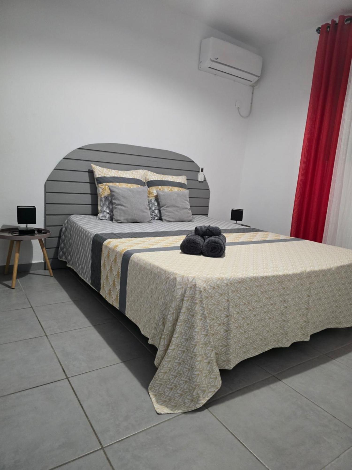 Maison Laurencia - Appartement De L'Etage Sainte-Anne  Εξωτερικό φωτογραφία