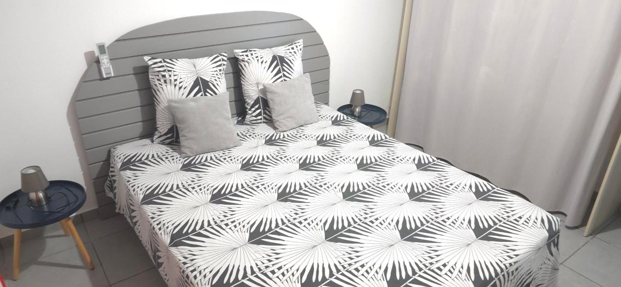 Maison Laurencia - Appartement De L'Etage Sainte-Anne  Εξωτερικό φωτογραφία
